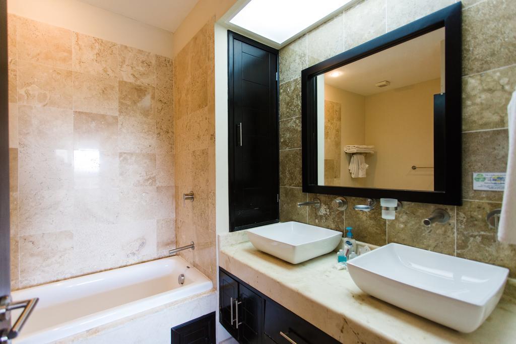 Appartamento Oceanfront El Faro Surf 302 Playa del Carmen Esterno foto